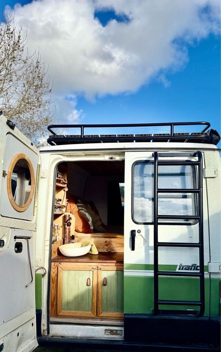 Renault Trafic Camper | Casa sobre rodas, vintage e unica