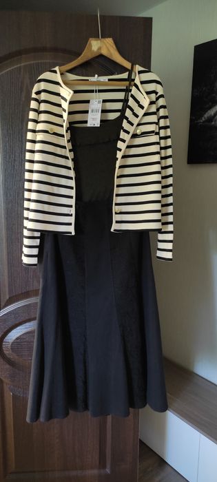 Пиджак трикотажный бренд МАNGO  р. L . Сезон весна лето.