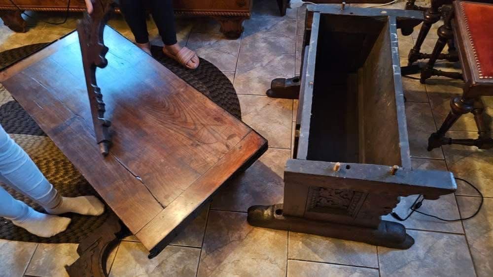 Meble antyczne biurko