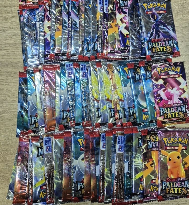 Album na karty Pokemon + 240 karty Pokemon  gratis do albumu