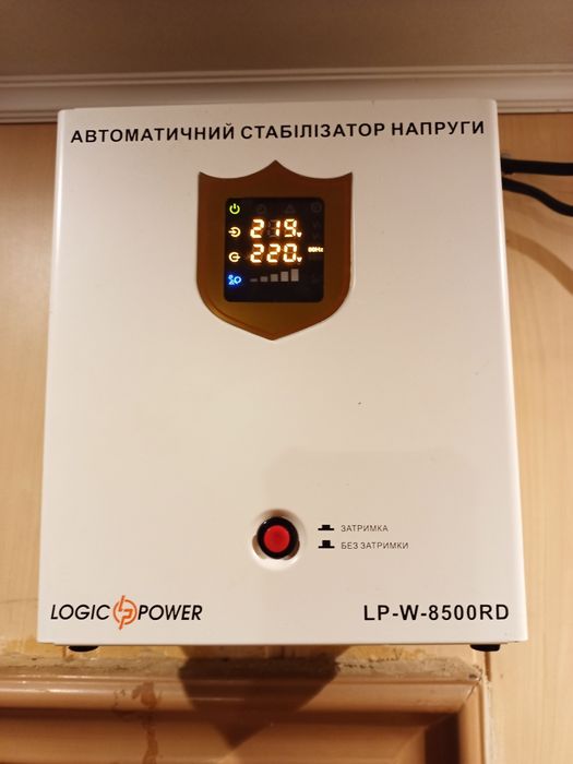 Стабилизатор напряжения Logic power LP W 8500RD