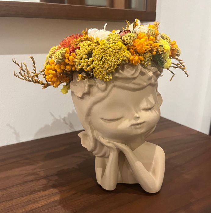 Vaso decorativo de menina