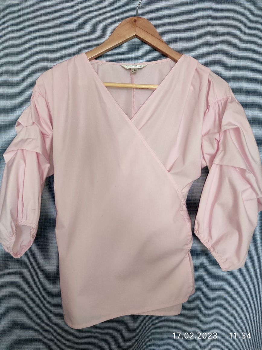 Рожева блузка на запах