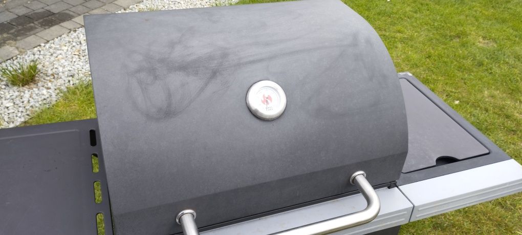 Grill gazowy - ruszt żeliwny