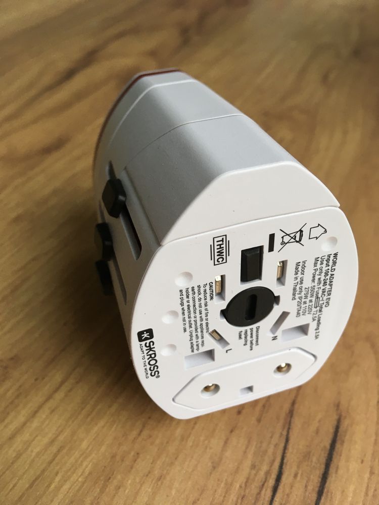 adapter podróżny EVO USB firmy Skross