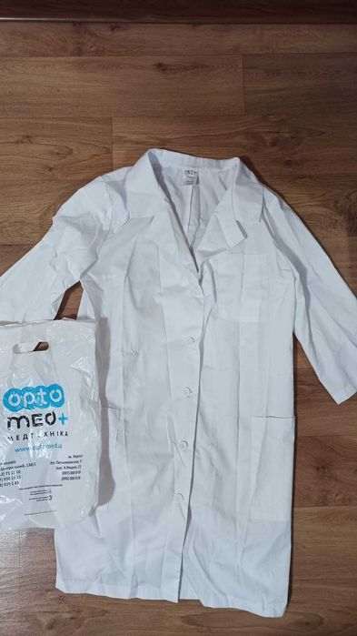 Халат медичний білий