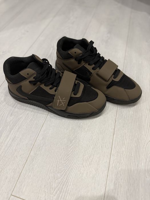 Nike Air Jordan x Travis Scott. 46