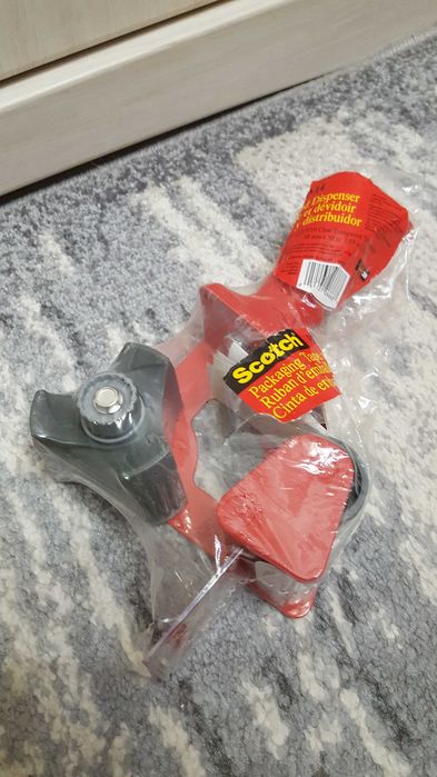 Розмотувач скотча Scotch Tape