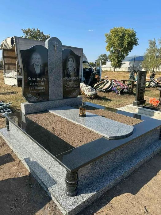 Памятники із граніту