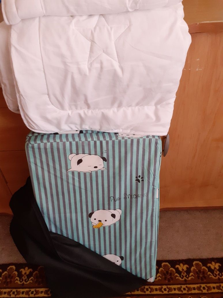 Детская кроватка-манеж, в комплекте матрац,одеяло,подушка.