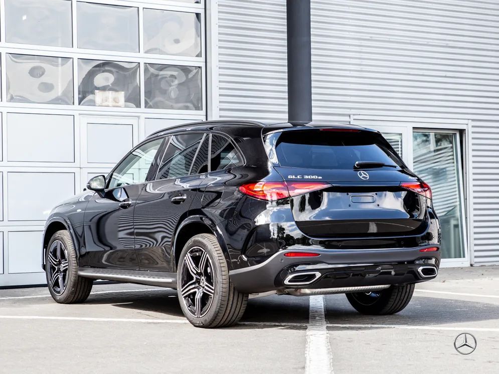 Mercedes-Benz GLC GLC 300e 4M PHEV / Pakiet AMG Premium Plus / 03575 / DDB Auto