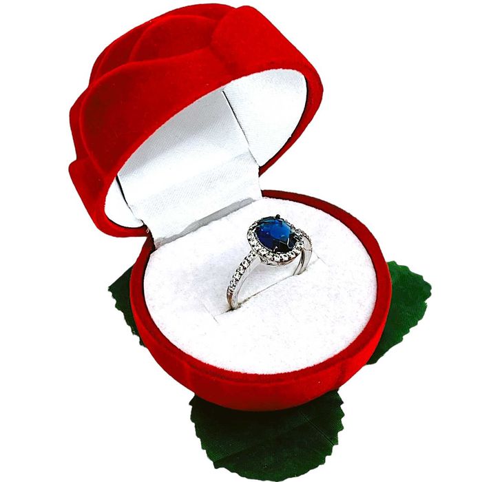 Przepiękny srebrny pierścionek z niebieskim oczkiem 3,30 925 R.18