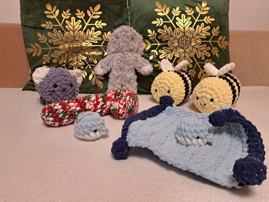 Breloczek, wieloryb na szydełku