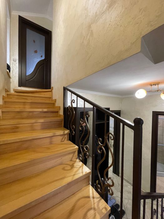 Оренда 2 поверхового будинку з власним подвір'ям с Сокільники