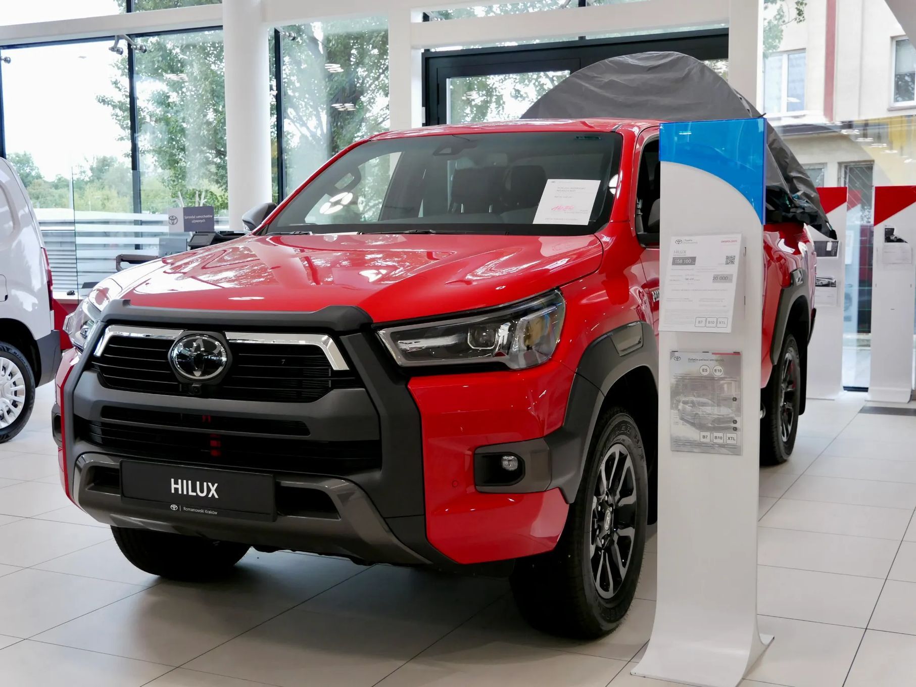 Toyota Hilux Invincible 2.8 D-4D 4×4 | Rok 2024 | Faktura
