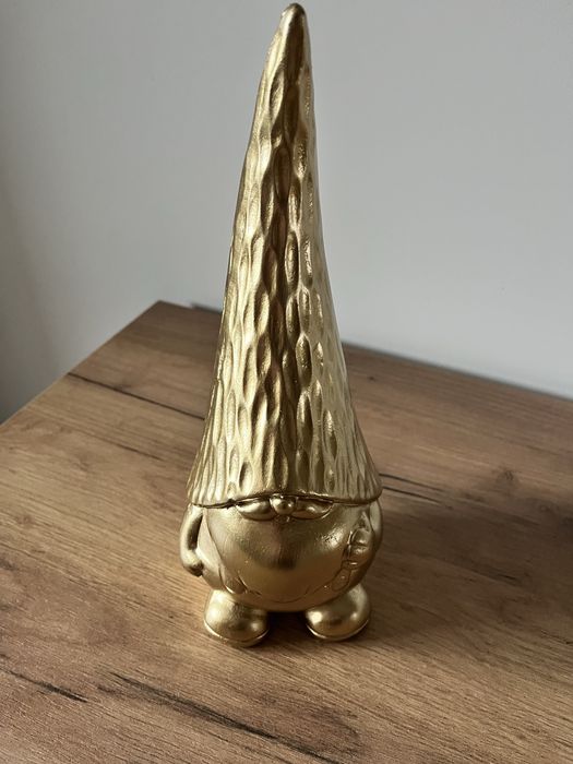 Figurki dekoracje złote