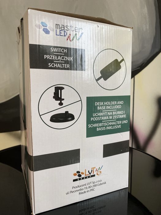 Lampa idealna dla manicurzystek, świetnie pasuje również na biurko.