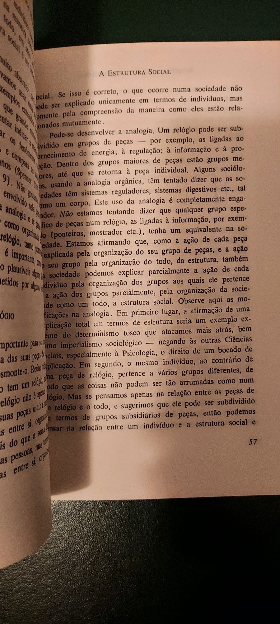 Introdução Crítica à Sociologia