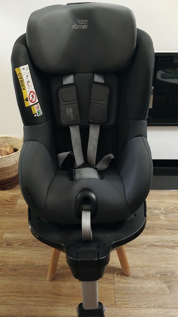 Fotelik Britax Dualfix M iSize 0-18kg 61-105cm 360 baza