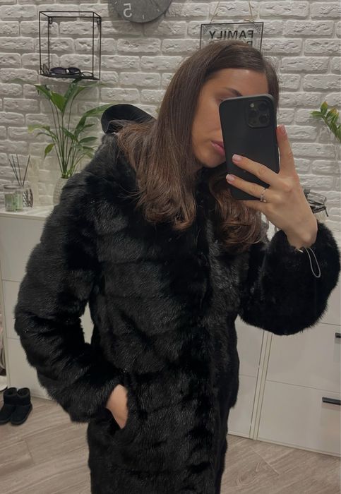 Подаю норкову шубу