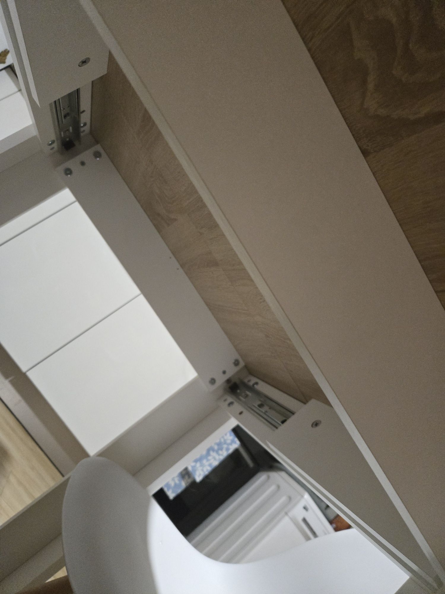 Mesa extensível e 2 cadeiras