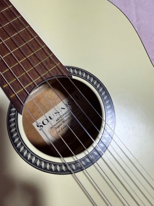 Guitarra clássica beje + saco transporte