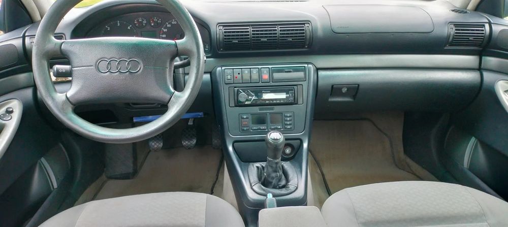 Audi A4 Limousine Audi A4 B5 1.9 TDI