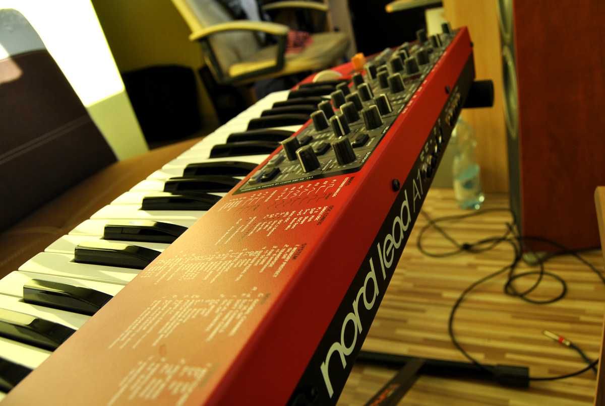 Syntezator Clavia Nord Lead A1