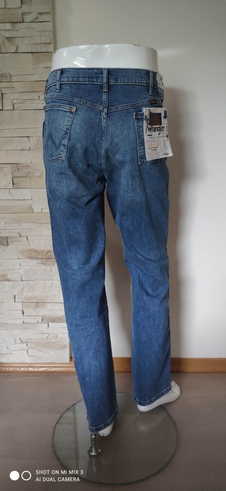 Wrangler Texas Straight Authentic Indigo wyprzedaż męskie jeansy 36/32