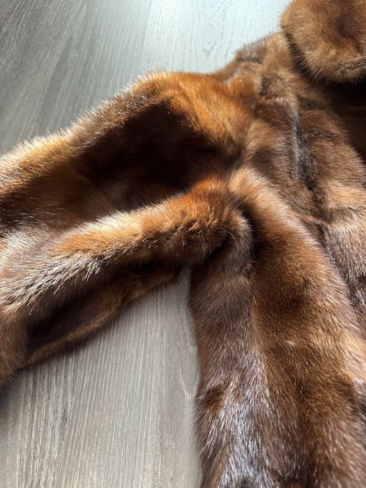 Шуба норковая размер L.