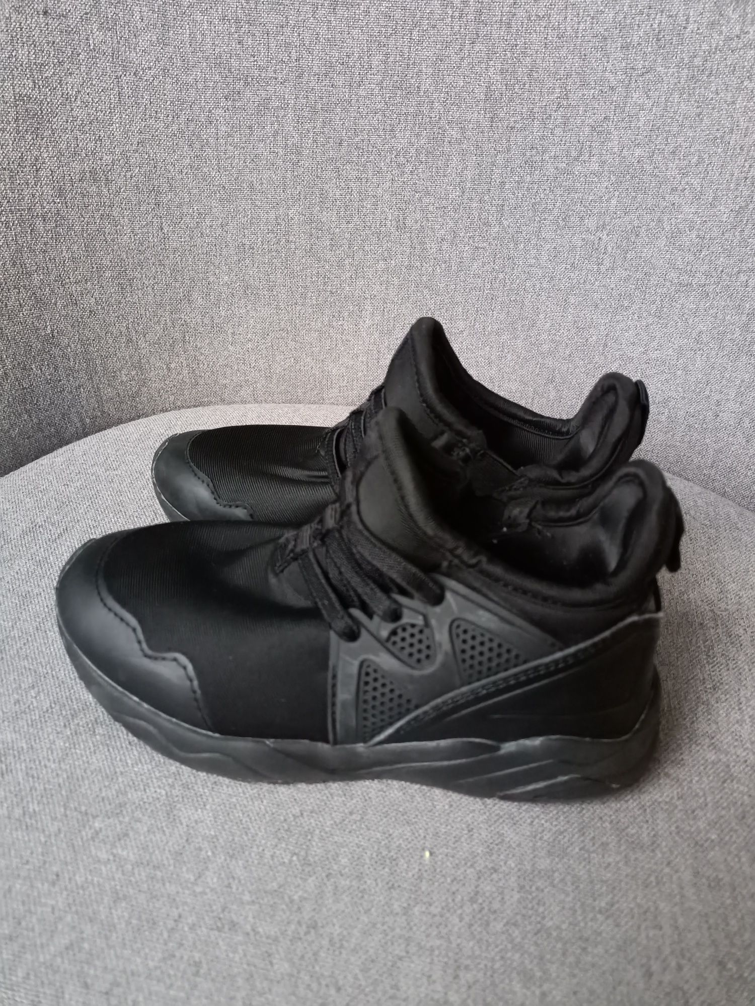 Czarne buty lekkie sportowe wsuwane Next 28/17cm