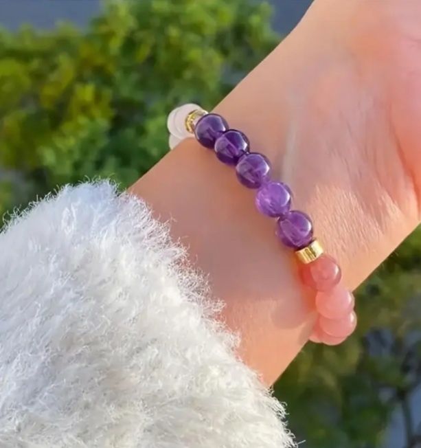 Pulseira elástica de boa sorte com policromia de cores