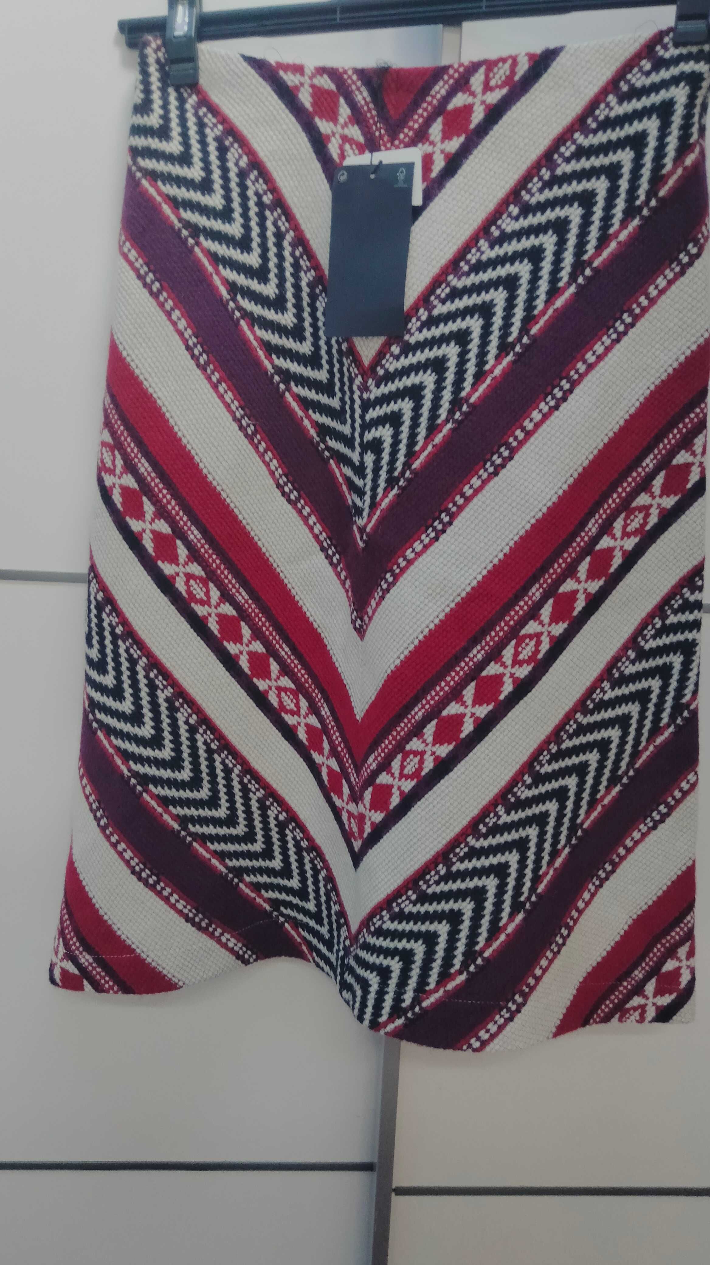 Saias da Zara tamanho médio, novas