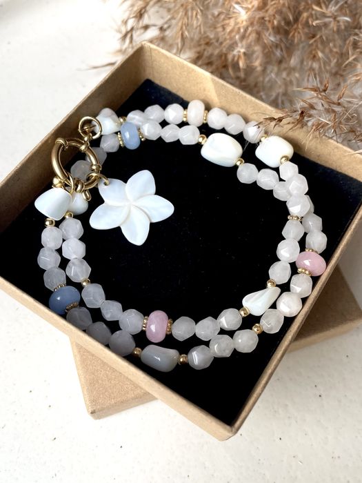 Naszyjnik handmade morganit biała muszla kwarc pozłacana stal nierdzew