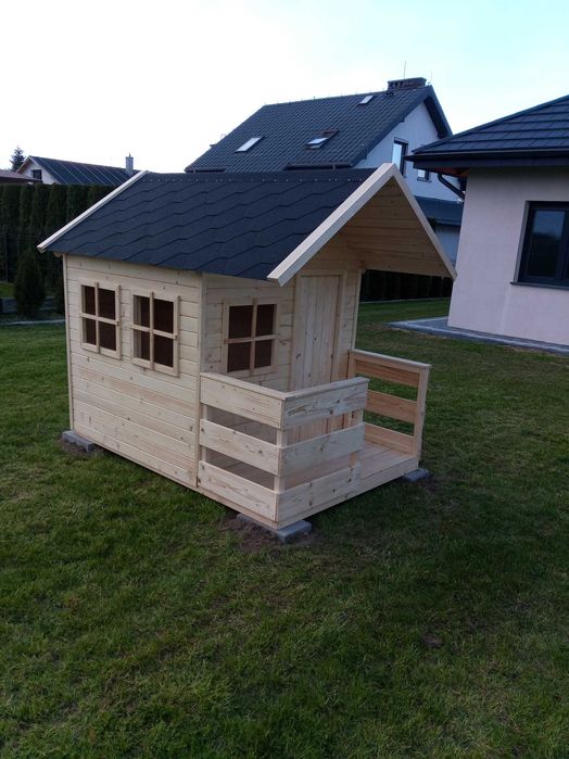 Domki ,place zabaw ,huśtawki