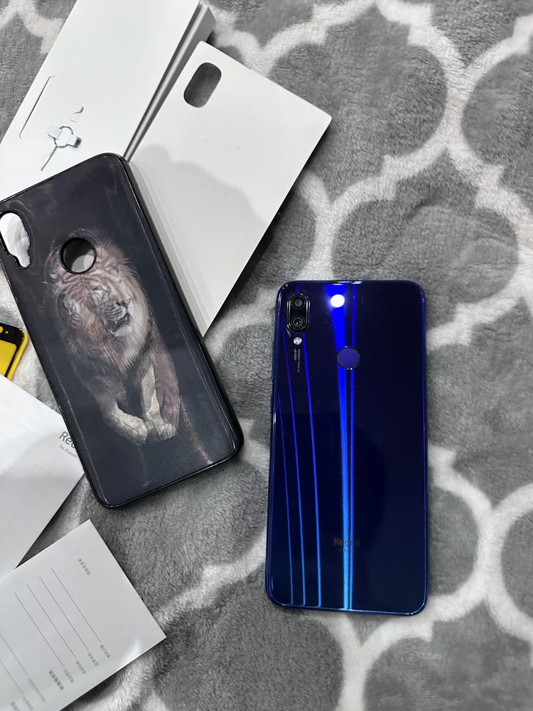 Прдам Xiaomi Redmi note 7 (комплект+ чехол в подарок)