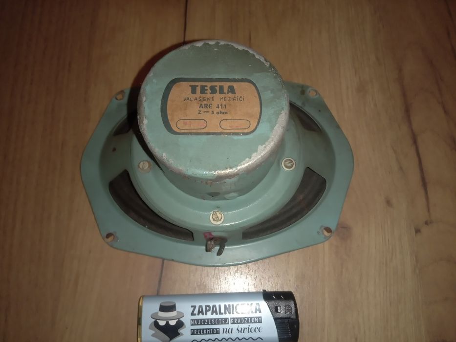 Zabytkowy głośnik radiowy Tesla