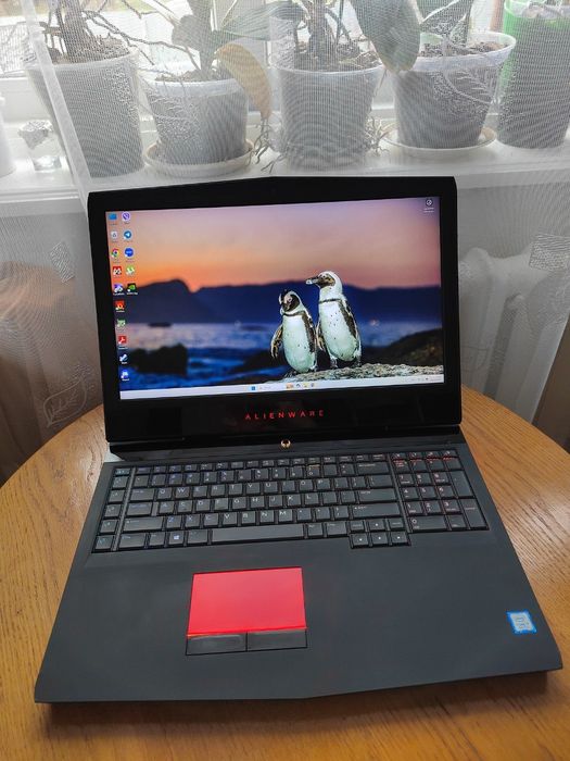ИГРОВОЙ Dell ALIENWARE 17.3 FHD ips/GTX 1070 8GB/i7-8750/16GB/SSD+HDD