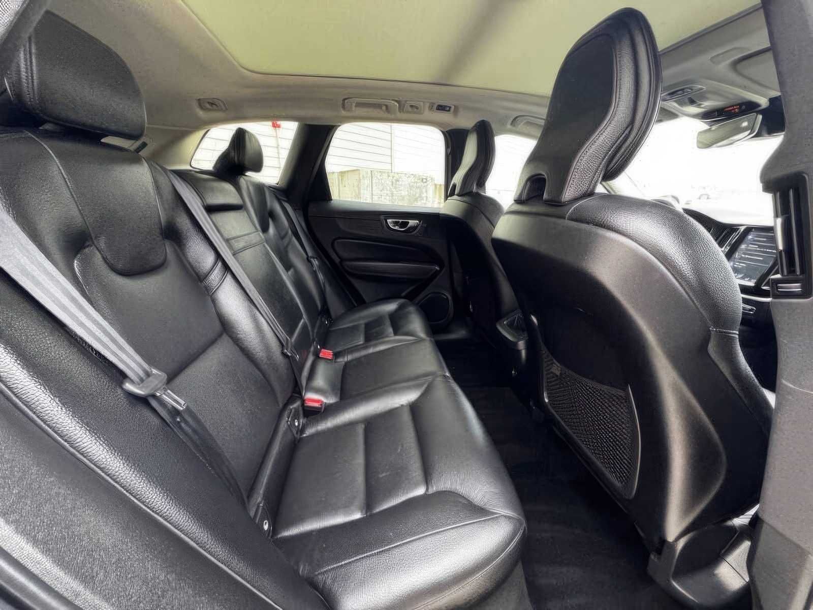 2020 Volvo XC60 T6 Momentum
