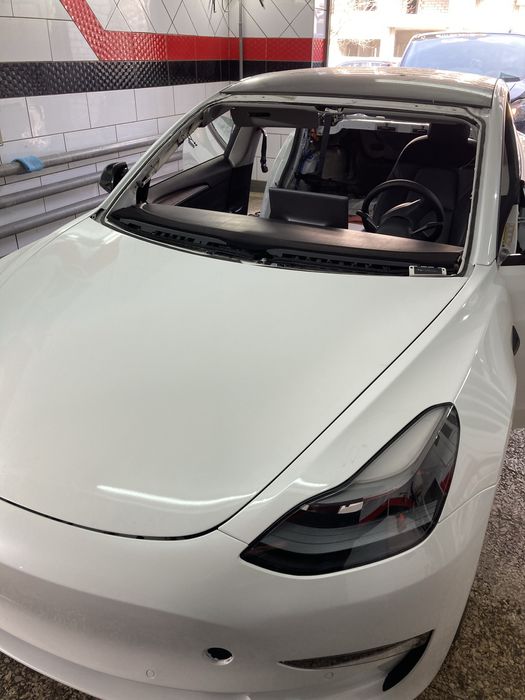 Продаж та заміна, ремонт тріщин лобового скла