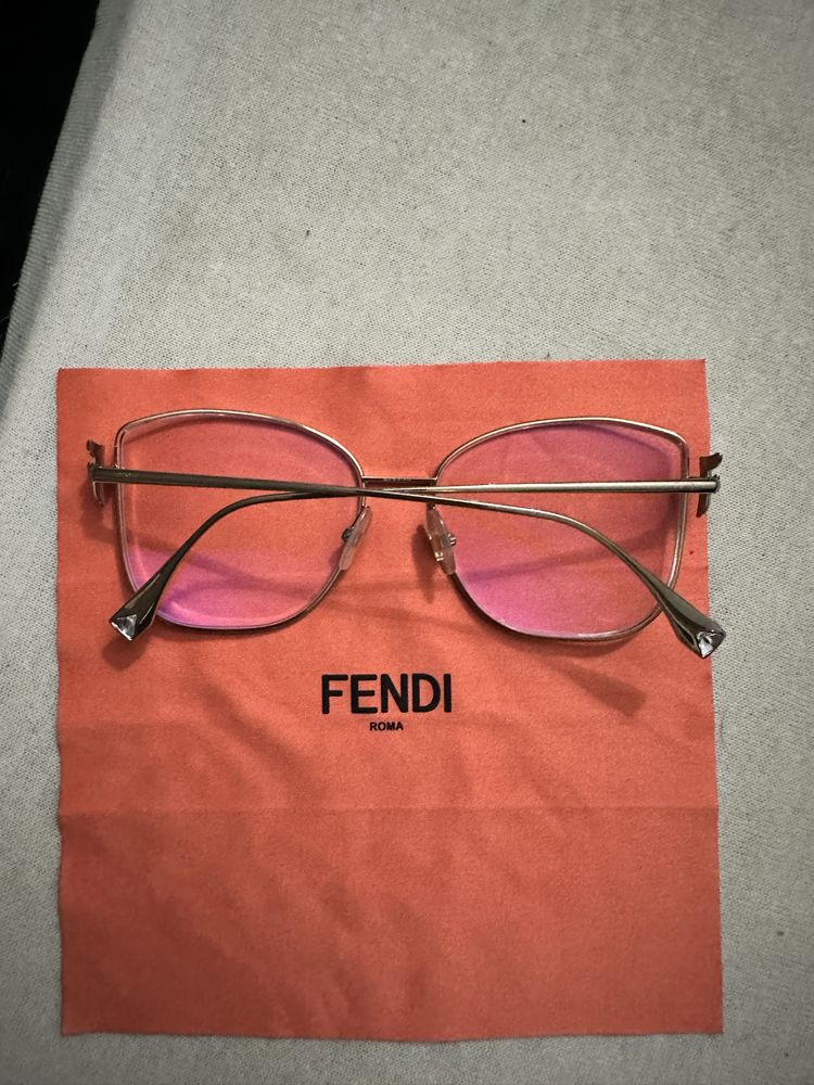 Oprawki Fendi