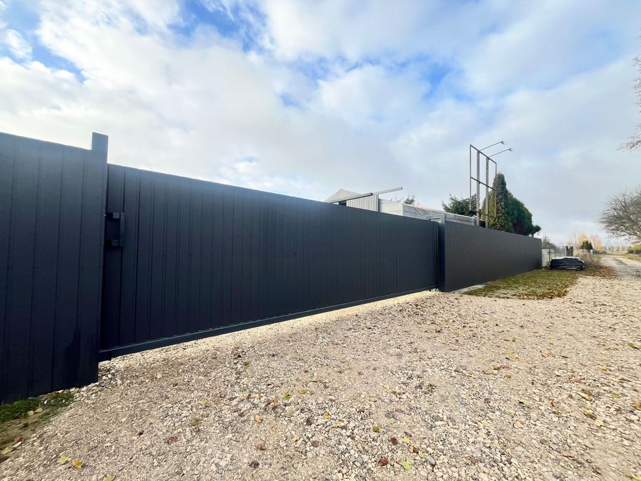 Ogrodzenie, bramy, furtki pod wypełnienie.