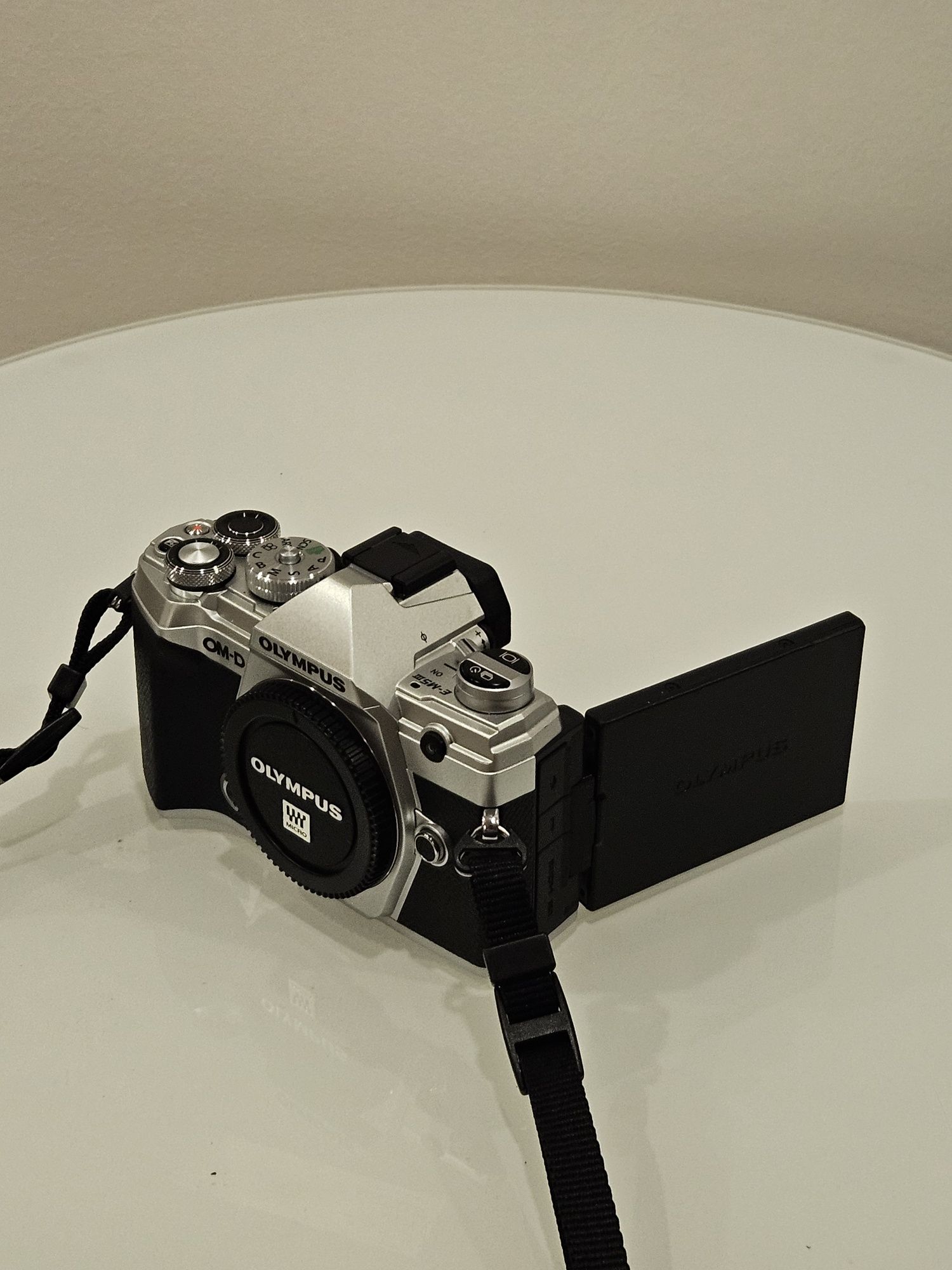 Máquina Olympus OM-D E-M5 Mark iii
