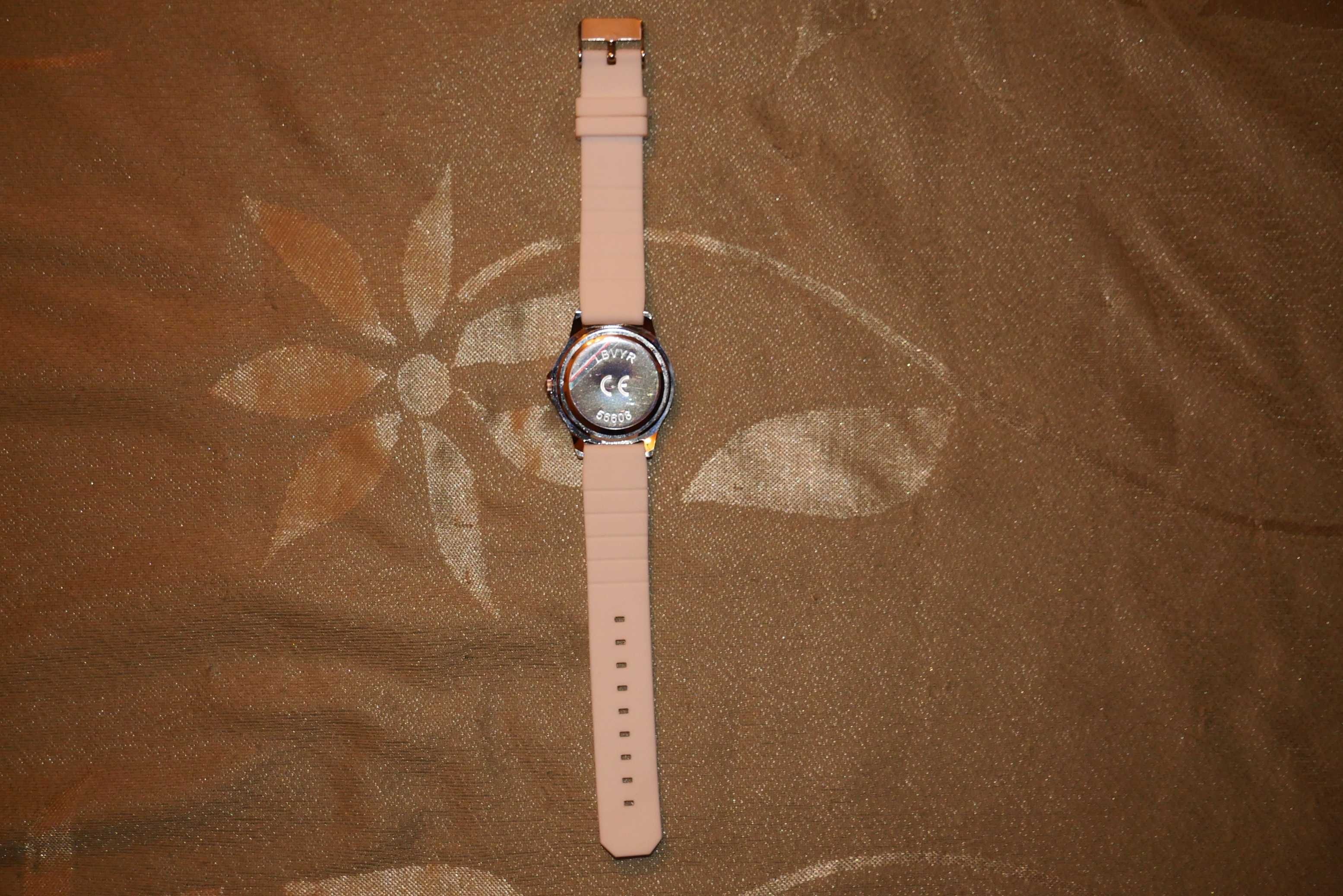 Nowy zegarek na prezent na Komunię Komunia biały pasek eleganckie etui