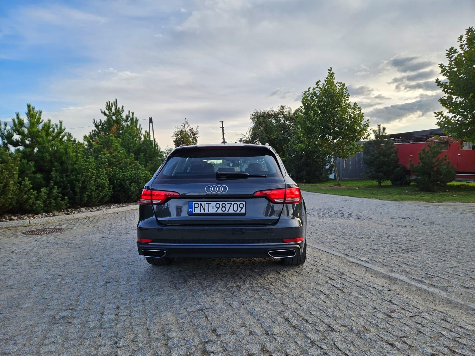 Audi A4 B9 Avant 2019r. 2.0 TDI