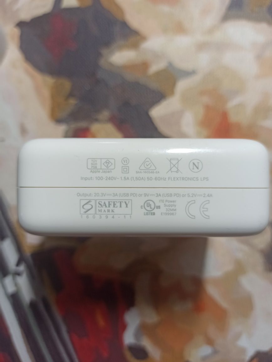 Блок питания Apple 61W type C iPhone зарядное устройство