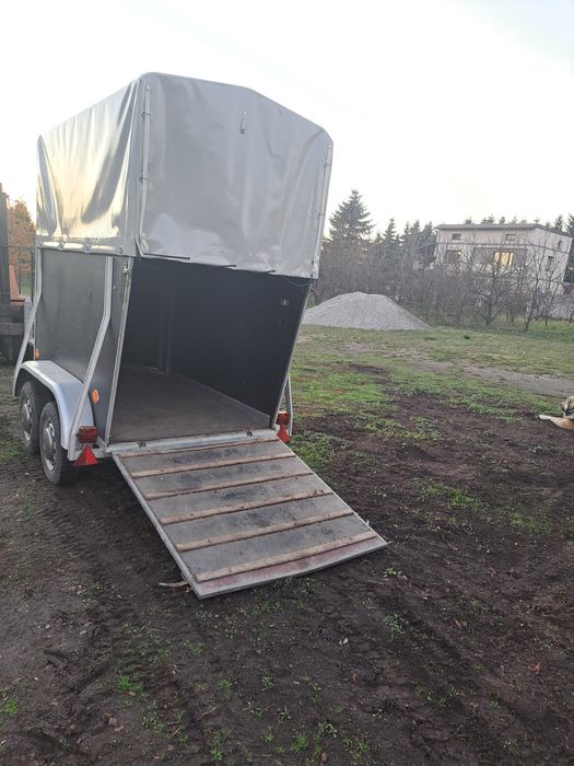 Przyczepka przyczepa do przewozu zwierząt koni super stan