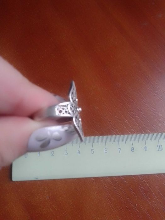 Продам срібну каблучку