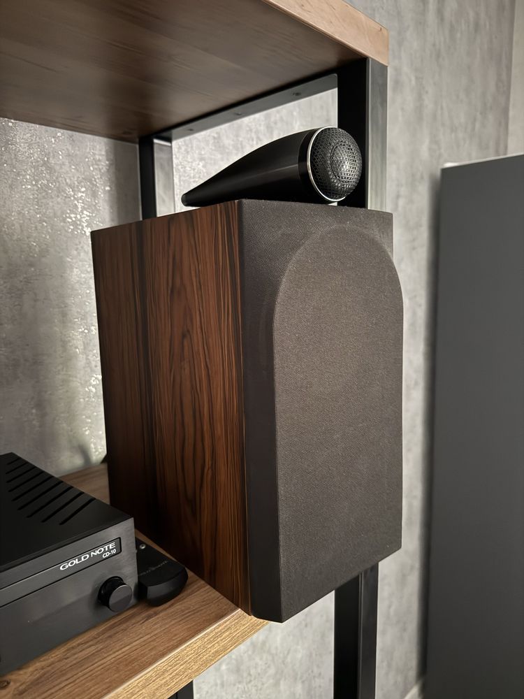 Продам полочную акустику Bowers &Wilkins  705 S3