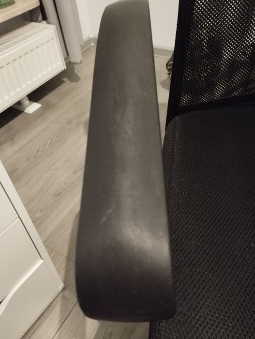 Fotel biurowy czarny